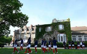 Les bleus restent à clairefontaine jusqu'à vendredi et leur départ pour le kazakhstan. Pourquoi Les Bleues Ont Du Quitter Le Chateau De Clairefontaine Le Parisien