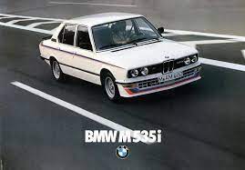 at full throttle through the week just like the bmw m535i e12 which has 218 hp for a vmax of 222 km h bmwclassic mmonday bmw classic bmw bmw e28