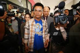 โซเชียลขุดไม่ยั้ง คดีการเสียชีวิตปริศนาของน้องชมพู่ เผยแม่ท้องตอนแยกกันอยู่กับพ่อ แต่รู้แหละว่าลูกใคร ชี้ พฤติกรรมน่าสงสัย ฟันธงมือฆ่า 100% 4gfd6wxaz3q Om