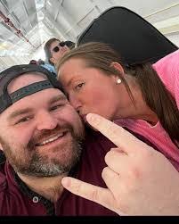 Nikki Riggs's Instagram, Twitter & Facebook