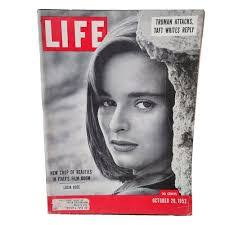 Catherine Moorehead's Instagram, Twitter & Facebook