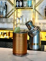 L'usanza di aggiungere la fetta di cetriolo pare che derivi dalla tradizione. Moscow Mule Storia E Ricetta Con Paolo Viola Barmanager