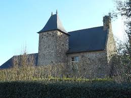 Vendu Par L Agence Imm Ouest De Lanvallay En Aout 2016 Manoir Du 16 Eme Siecle Avec Vue Sur La Ville De Dinan Le Manoir Louer Agence