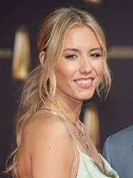 Laura Papendick's Instagram, Twitter & Facebook