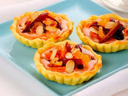 Il suo nome che significa spezzata deriva dal fatto che per realizzarla pasta brisée 1 mettete il burro freddo a pezzetti nel mixer insieme alla farina al sale e a due cucchiai di acqua fredda. Tartellette Dolci Con Pasta Brisee E Frutta