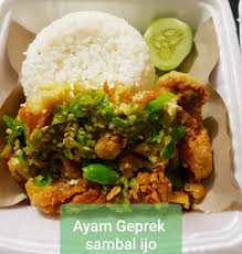Kamu dapat membuat ayam geprek sambal matah untuk makan siang atau ide berjualan juga. Ayam Geprek Judes Photos Facebook