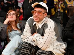Algo que al final no. El Hilo Que Explica La Relacion De Bad Bunny Y Su Novia Con Mucho Drama De Por Medio Urbano Telehit