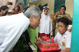 Slb negeri i bantul previously sekolah luar biasa (slb) negeri 3. Ganjar Dapat Kejutan Ulang Tahun Dari Siswa Slbn Cilacap Pemerintah Provinsi Jawa Tengah