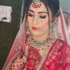 Top Saree Drapers For Bridal near 17 Miles Hotel Vijaypur, Jammu near me