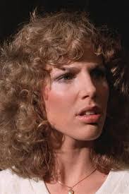 Cindy Capelli's Instagram, Twitter & Facebook