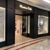 The company employs over 10,000 people internationally. Massimo Dutti Kuala Lumpur City Center 4 Tips From 464 Visitors