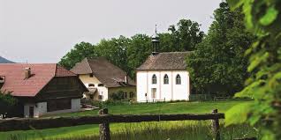 Von den botanischen gärten von schloss trauttmansdorff bei meran oder dem wunderschönen kloster marienberg im vinschgau bis hin zur überlebensgroßen krippe im grödner tal. Von Oberbozen Uber Signat Nach Wolfsgruben Wanderung