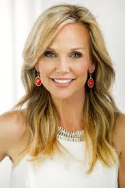 Dee Robinson's Instagram, Twitter & Facebook