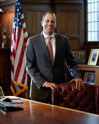 Molto tempo dopo joel vive in una baracca e cerca di rintracciare aimee. Noticia Board Of Regents Names Joseph Harroz Jr Ou S 15th President El Latino American