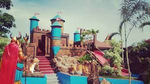 Bukit bintang gresik yang berlokasi di jalan raya panggang suci gresik yang baru berdiri seminggu yang lalu merupakan kafe dengan. Dynasty Water World Waterpark Keren Di Gresik Kota Baru Update Pengetahuanmu