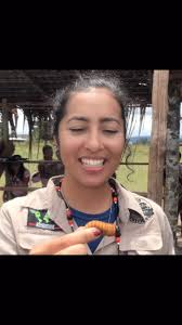 Probando el gusano de Palma de Moriche, en la Selva de Canaima., Lo que  sentí 🤢🤮, Lo que sabe 😋🤤, Y tú, ¿te atreverías? 😅,  #GusanoDePalmaDeMoriche #Canaima #bolivar #Venezuela