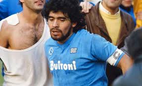 Viro costanti dentro lo scudo. Ssc Napoli In Lutto Per Maradona Lo Stemma Diventa Nero Per Sempre Ciao Diego Areanapoli It