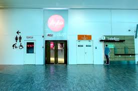 Airasia & airasia x flights +853 6262 6352: Airasia Premium Red Lounge Perfect Airport Retreat For You To Sit Back And Chill Before Your Flight Klia2 Info
