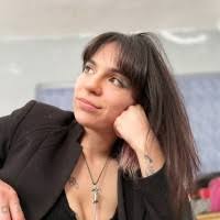 100+ perfiles de «Michelle Rio»