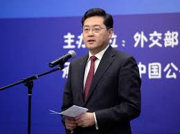秦刚没被情人放倒痛脚被抓惨翻车？ - 禁闻网