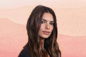 18 Things to Know About Emily Ratajkowski - Hey Alma