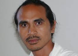 Students Urge Caution Over Early Election to End Political Uncertainty