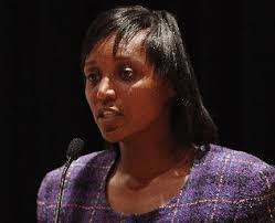 Kalamazoo City Commissioner Stephanie Bell changing last name back to Moore  with divorce almost finalized