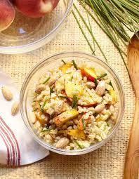 Salade De Cereales Peches Et Amandes Pour 4 Personnes Recettes Elle A Table Recette Salade De Cereales Salade Recettes De Cuisine