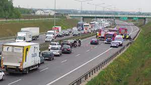 Jak podaje warszawska wyborcza około godziny 10:30 na trasie s8 w miejscowości blizne doszło do poważnego wypadku: Warszawa Poranny Wypadek Na Trasie S8 Tvn Warszawa