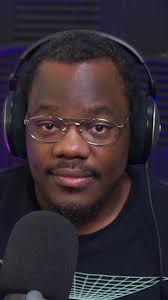 Arc Hunter Build Guide for Season of the Deep in Destiny 2