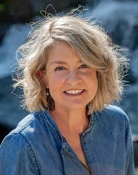 Jennifer Friedrich's Instagram, Twitter & Facebook