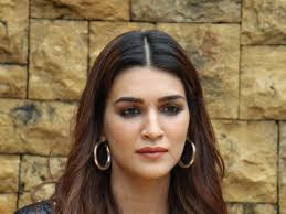 Kriti Sanon Watches Sushant Singh Rajput Co Starrer Raabta As She Continues Her Fight With Covid 19 See Post Pinkvilla Kriti's interest in modelling sparked after a photo of her was clicked. kriti sanon watches sushant singh