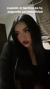 Manuela Rendon's Instagram, Twitter & Facebook