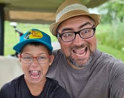 Wayne Duguay Photographie is at Centre de ski Mont Bechervaise.