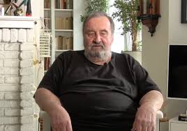 Krzysztof kowalewski, aktor, który zyskał nieśmiertelność dzięki filmom stanisława barei, rzadko pojawia się w nowych produkcjach filmowych. Krzysztof Kowalewski Nie Czuje Sie Najlepiej Jaki Jest Stan Zdrowia Aktora Zycie