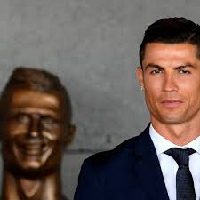 ما لا تعرفه عن كريستيانو رونالدو من هو سيرته الذاتية إنجازاته وأقواله ومعتقداته معلومات عن كريستيانو رونالدو
