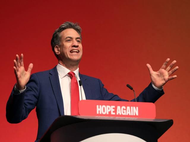 Labour shelves £800million repairs for British servicemen's damp and mouldy  homes