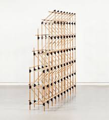 Studio Mieke Meijer Disena Un Ligero E Ingenieril Sistema Para Construir Estanterias Estructura De Pared Techos Ligeros Disenos De Unas