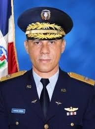 Comandante General de la Fuerza Aerea de la Republica Dominicana da a  conocer su equipo y asiste a traspaso de mando
