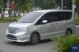 セレナ 維持 費