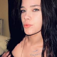 Jasmine Ann's Instagram, Twitter & Facebook