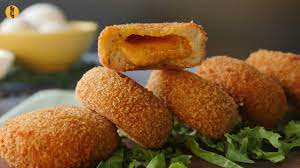 Nugget banana keliye, ,haathon ko tel sa grease ker lein, chicken ka mixture la ker is ko nugget ki shape bana lein. Tandoori Cheese Stuffed Nuggets Recipe By Food Fusion Ramzan Special Youtube