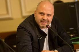 Numirea a fost făcută săptămâna trecută de ministrul sănătății, nelu tătaru. Emanuel Ungureanu CetÄƒÈ›eni Azeri Ar Fi Venit Cu Avionul SÄƒ È™i Cumpere Organe Din Romania Stirileprotv Ro