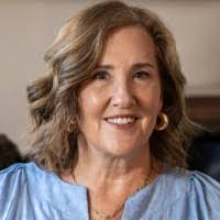 Lisa Hofacker's Instagram, Twitter & Facebook