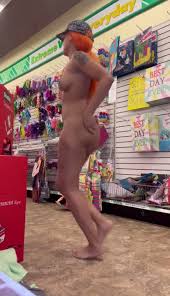 Caught In Public Part 1 - Video e foto porno - EroMe