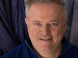 surrounded by so much love at my holiday concert at the LA Opera 💚 thank  you to all these amazing people (and SO so many more) for coming!! Ps can  you spot