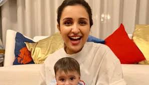 Parineeti Chopra Shares Adorable Pic With Sania Mirza S Son Izhaan See Inside People News Zee News Or as mirza puts it a. parineeti chopra shares adorable pic