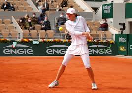 French open winner iga swiatek said on saturday she feels good, but will quarantine, after she met polish president andrzej duda who subsequently tested positive for coronavirus. Iga Swiatek Creates History Becomes First Polish Woman In Open Era To Reach French Open Finals Essentiallysports