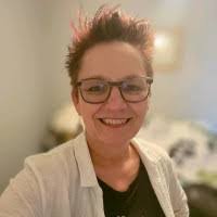 Eleanor Mccall's Instagram, Twitter & Facebook