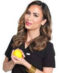 Eva Lemons's Instagram, Twitter & Facebook